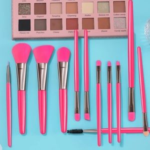 Hot Pink brush set ❤︎︎